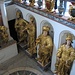 La Fürstengrütte dove trovano posto le dodici statue in legno dorato dei principi del Tirolo.