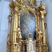 Un altro dei magnifici altari di una cappella laterale.