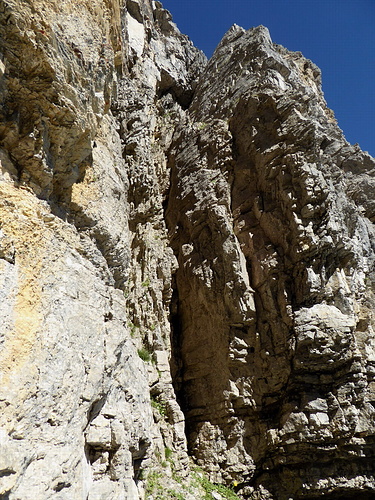 Der Kamin, er ist unten etwas überhängend und man... [hikr.org]