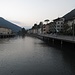 Ponte sul fiume Tresa... A sinistra Italia, a destra Svizzera.
