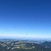 Tausende von Fliegen am Gipfel, was einen Eintrag in das Gipfelbuch verunmöglichte