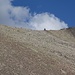 Im Abstieg zur Ramozhütte. Blick zurück zum Erzhornsattel.