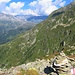 Dall'ometto del pianoro panoramico di quota 2280 metri si ha un'ottima vista sul sentiero percorso. 