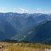 Ausblick vom Madone di Camedo ins Val Bosco. Gut erkennbar die Kette des Rosso di Ribia
