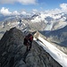 Martin im Abstieg am glatten Gipfelgrat