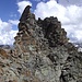 Blick zurück zur Sphinx. Ich bin durch den Kamin an der Licht-Schatten-Grenze abgeklettert.