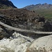 il bel ponte tibetano e la forza delle acque