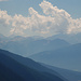 Zoom in die Dolomiten, rechts der Heiligkreuzkofel, links die Tofane.