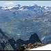 Dunja betrachtet hingerissen das grossartige Panorama.