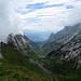 Der Anstieg zum Mutschen aus dem Toggenburg - eine beliebte und einfache Skitour im Winter (leider lawinengefährdet). Man kann sich bildlich vorstellen wie sich in der Eiszeit hier die Gletscher ins Tal geschoben haben...