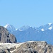 Bei 65-fachem Zoom sind Königsspitze, Zebru und Ortler neben dem Langkofel im Vordergrund gut zu sehen (Entfernung 115 km).