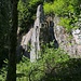 Der einzige Kletterfelsen der in der Nähe von Домбай (Dombaj) steht. Vom Zentrum zum Felsen westlich des Dorfes über dem Bergbach Алибек (Alibek) sind etwa zwanzig Minuten zu gehen.