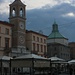 Rimini (5m): Piazza Tre Martiri mit dem Uhrturm. Frühmorgens und zudem in den Wintermonaten sind hier kaum Touristen anzutreffen.