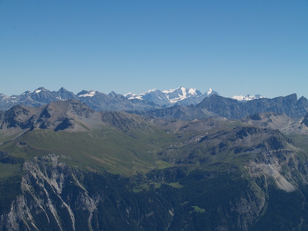 Gipfelaussicht vom Piz Beverin: Bernina Massiv