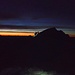 Episch - Bergsteiger im Sonnenaufgang am ersten Firnfeld