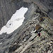 Die letzten Schritte zu Il Corn (Vor-) Gipfel sind recht ausgesetzt - unten die Reste des kleinen namenlosen Gletscherchens