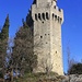 Der Turm La Terza Torre oder Rocca Montale ist die kleinste und jünste Wehranlage auf dem Kamm vom Monte Titano.
