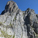 Nach der Abseilstelle im Gross Engelhorn ENE-Grat: links der Mitte die Kaminrinne zum Urbachengelhorn W-Gipfel