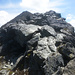 NW-Gipfelgrat des Signalhorn: manchmal müssen Steinblokkaden etwas umgehen werden.