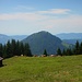 Blick nach Westen,der Waldbuckel in der Mitte ist der Hittisberg(1330m)