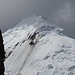 Tocllaraju Summit mit seiner 70° steilen Gipfelpyramide