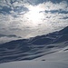 Spannende Stimmung und schön verschneite Hügel in der Gegend von Carschina...