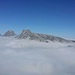 Die höchsten Rätikon-Gipfel recken ihre Köpfe aus dem Nebel