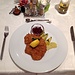<b>Il piatto austriaco per eccellenza: Wiener Schnitzel vom Schwein mit Petersilienkartoffeln und Preiselbeeren.</b>
