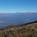  da sinistra è visibile l'Arera - la Presolana - il Pizzo del DIavolo di Tenda - Pizzo Redorta - Pizzo Coca - Pizzo Recastello - Monte Gleno - Pizzo Camuno - Monte Torena - Gruppo del Bernina