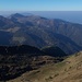   dalla cresta che unisce la Colma di S. Glisente - La Mata - con il Monte Fra è visibile il visibile bivacco Lupi di S. Glisente al Fop di Cadì