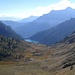 Il lago d'Agaro appare sullo sfondo.