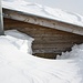 Il [http://www.capanneti.ch/foeisch/foeisch.html  Rifugio Föisc] è semisommerso dalla neve