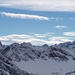links der Risser Falk, rechts die Kaltwasserkarspitze; in der Mitte: Sonnenspitzen und die Moserkarspitze