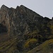 Rothorn (2525,6m).<br /><br />Die Scharte ist rechts ist die Metzgerchälen (2395m), man könnte darin sehr steil zum Rothorn Nordwestgrat aufsteigen.