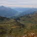 Gipfelaussicht vom Läuber (2491m) auf den Brienzersee (564m).