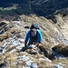[u Stevo47] am Grat des Rossalpelispitz. Eine hübsche Kraxelei führt unschwierig zum Gipfel. Der Grat wirkt an einigen Stellen etwas schmal und ausgesetzt. Im unteren Bereich des Fixseils sind einige Meter mit sehr plattigen Fels.