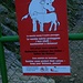 Achtung, aggressive Mutterkühe; bislang ist man Richtung Alp de Rog unterwegs gewesen, jetzt wird man auf der Alpe Roggio | Alp Areua begrüsst