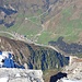 Am Gipfelsteinmann, 2944 m (nach neuer Referenz 2943 m), Tiefblick nach Hinterrhein