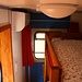 Das kleinere der beiden Schlafzimmer im Waggon EW II befindet sich im Vorraum. Die Klimaanlage an der Decke kann bei Bedarf sowohl heizen wie auch kühlen.