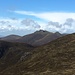 Blick vom Sattel zum Slieve Bearnagh (727m)