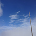 Blauer Himmel bei der Fahnenstange des Cyprianspitz