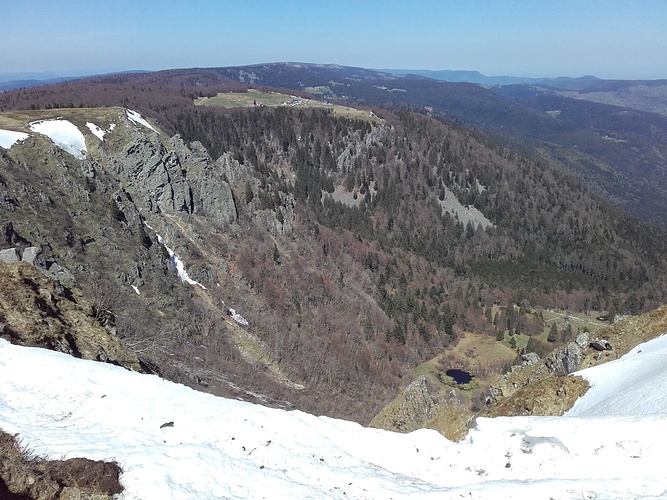 Am Col du Falimont Blick hinunter ins Kar Frankenthal.