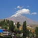 Polour und Der Damavand dahinter. Die Ortschaft liegt auf gut 2000m.ü.m.
