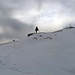 Der Gipfel des Mont Tendre, ein junger Berggänger ist kurz nach uns auch noch auf dem Gipfel angekommen.