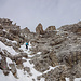 Der Abstieg von der Pisciadu-Spitze erfordert bei Schnee und Eis Vorsicht
