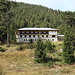 An der Hütte Yavorov / Хижа Яворов - Blick zur Hütte, Endpunkt unserer heutigen Tour im Pirin-Gebirge. Foto vom 12.09.2016.