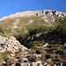 Im Aufstieg zwischen Hütte Vihren / Хижа Вихрен und Kabata / Кабата - Hier auf ca. 2.250 m mit Blick auf die südöstliche Flanke des Vihren.