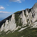 Im Abstieg zwischen Suhodolsko ezero / Суходолско езеро und Hütte Yavorov / Хижа Яворов - Blick zu den Felsen Стъпалата / Stapalata auf der gegenüberliegenden Talseite.