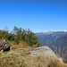 La panchina del Pizen offre un'ottima vista sulla Val Maggia.