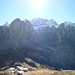 Immer wieder der Blick Richtung Sella und Cima Pisciadu. Einen Tag später sind wir beim Einstieg in die Sella aufgrund massiver Vereisung umgekehrt.